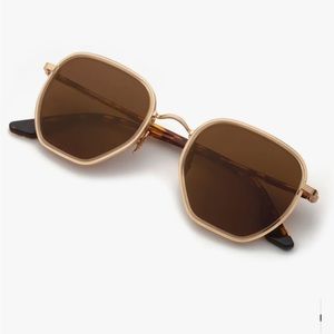 KREWE Pascal Polarized Sunglasses. New in Box